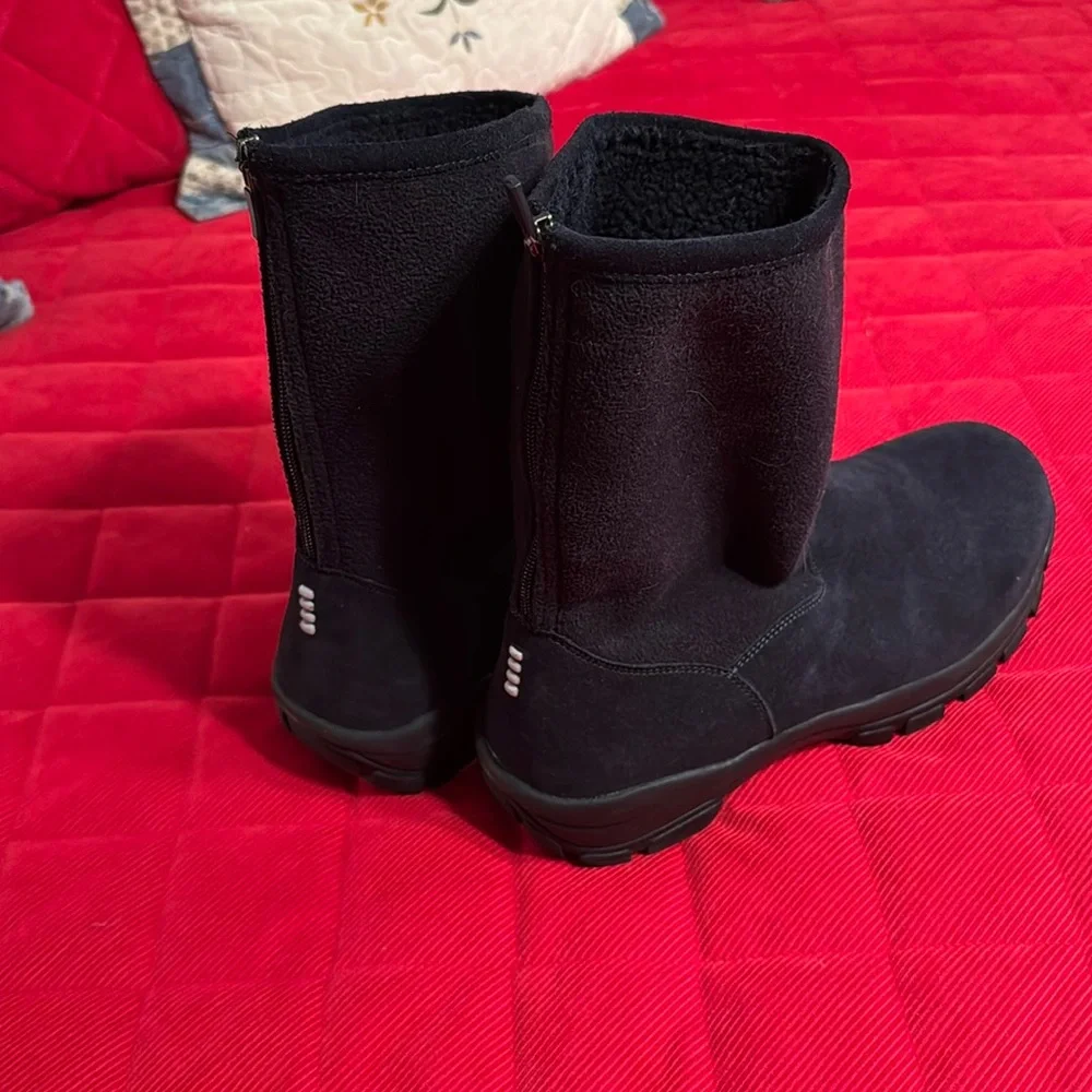Land’s End Men’s Navy Blue Winter Boots with Back Zippers